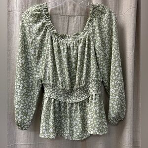 MINE/ Floral Green Women's Floral Top/ size M